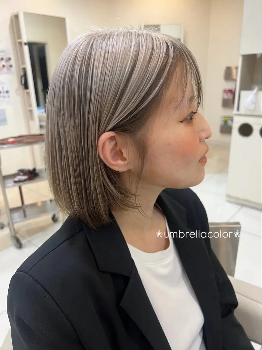 ショート カラー ブリーチ ヘアカラー トリートメント LiTA 友田未来のヘアスタイル