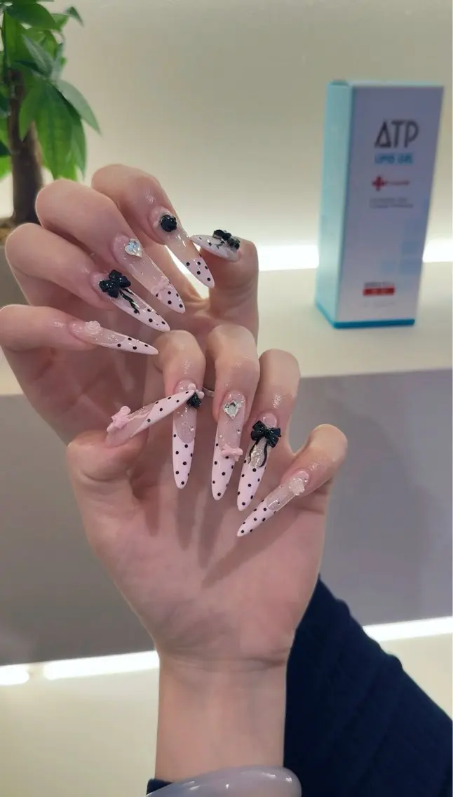 ネイル ジェルネイル 韓国ネイル 持ち込み シンプルネイル ワンホンネイル ハンドネイル 🎀Aura. Yurachanのネイルデザイン