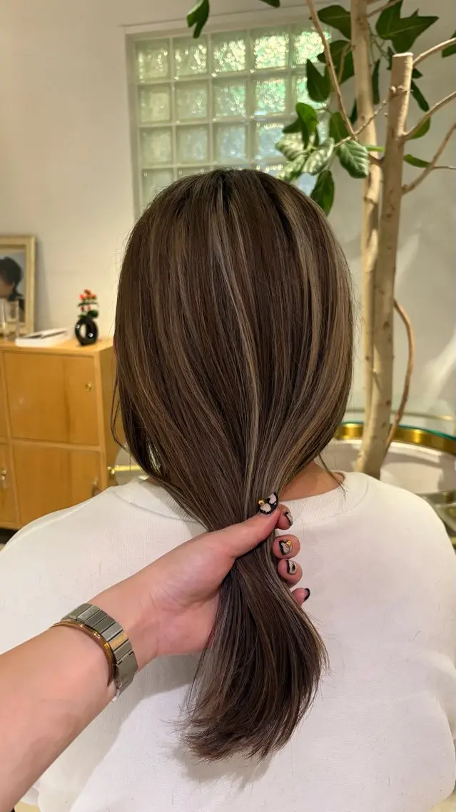 セミロング ハイライト 河村 雛花のヘアスタイル