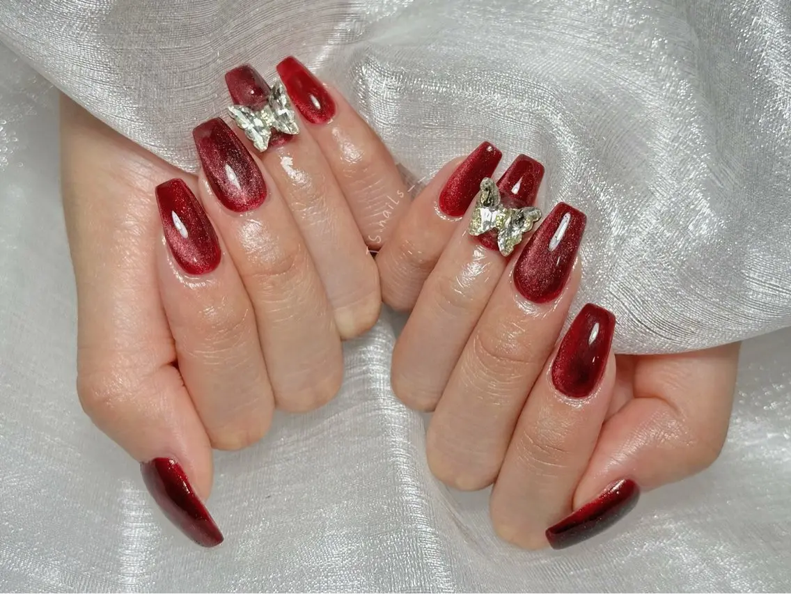 ネイル キラキラネイル マグネットネイル 持ち込み シンプルネイル ハンドネイル ハンドケア TS. nails___のネイルデザイン