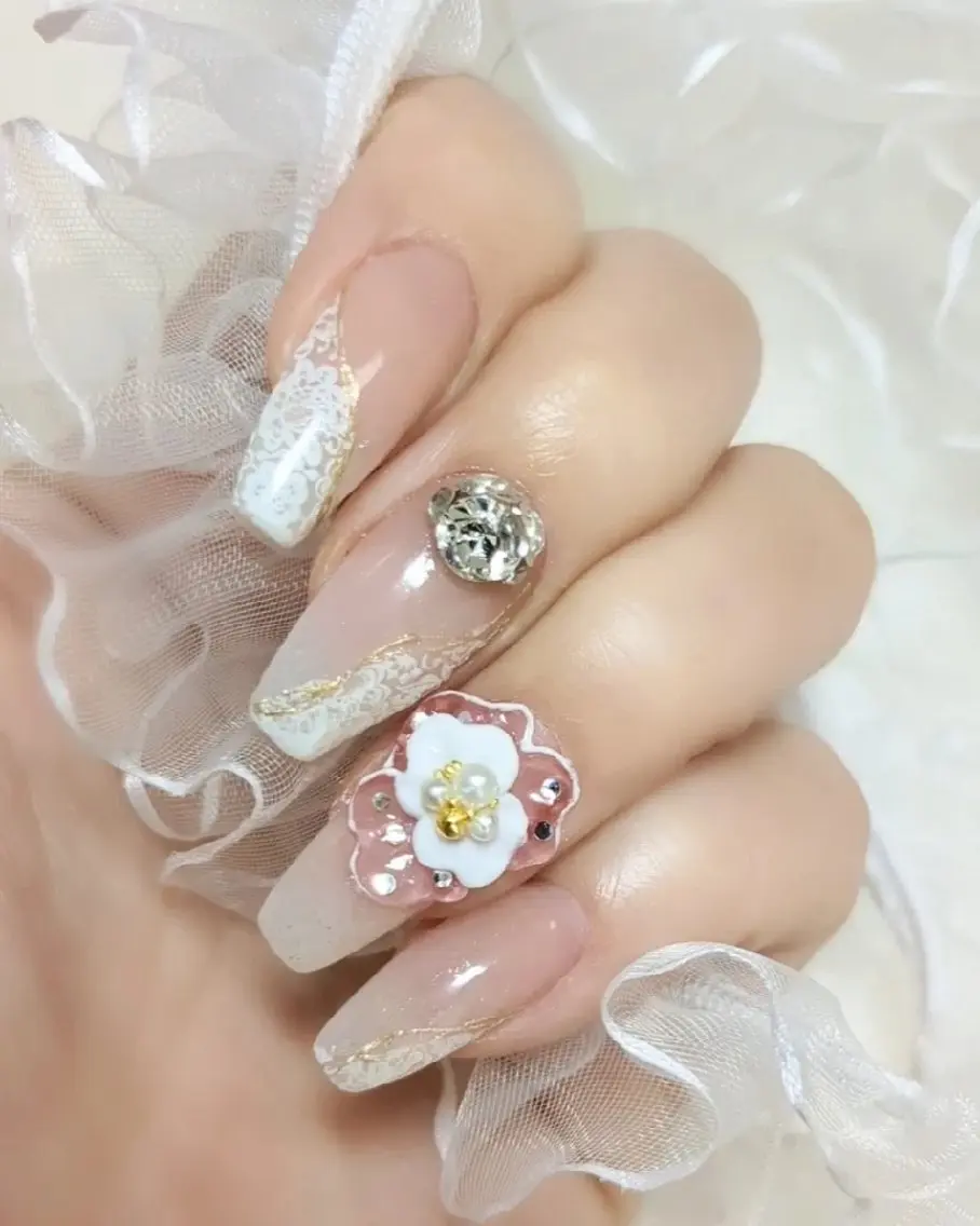 ネイル フラワーネイル フレンチネイル レース ブライダルネイル Pureru✨ 🌹yukoのネイルデザイン