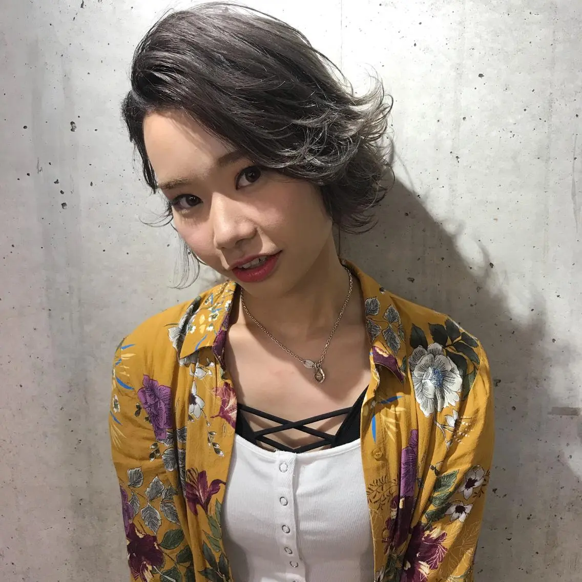 ミディアム カラー ブリーチ 韓国レイヤーカット 🧸ベージュカラーのヘアスタイル