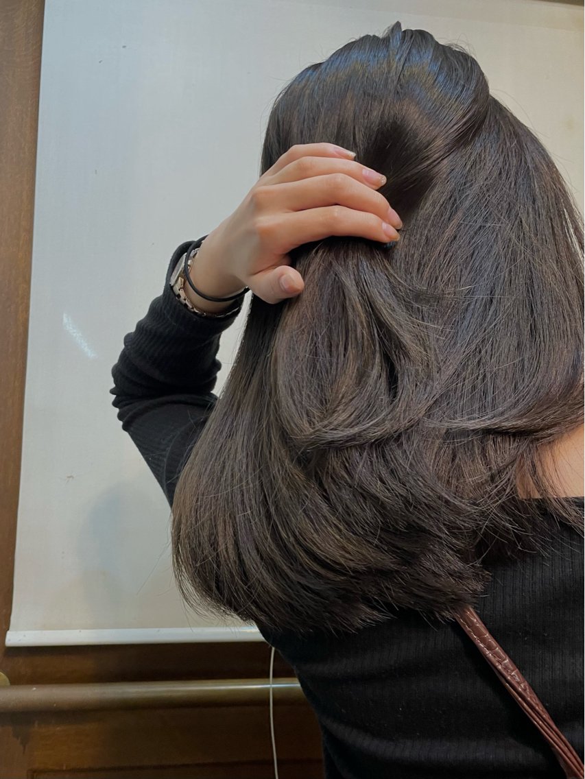 セミロング ヘアカラー KYOKA .のヘアスタイル