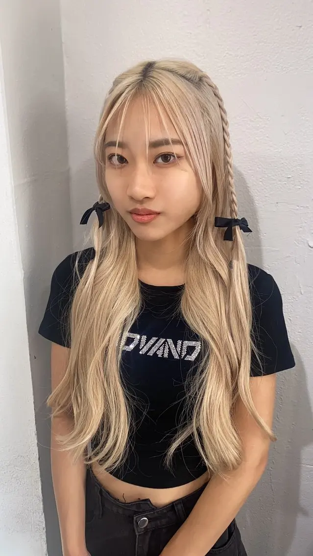 ロング カラー ヘアアレンジ ベージュカラー ブリーチ ハイトーンカラー ミルクティーベージュ ホワイトベージュ ヘアカラー トリートメント 🌟🍒ハイトーン 韓国ヘア/ユウミのヘアスタイル