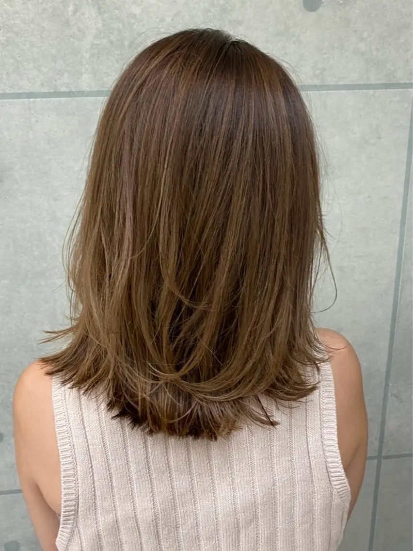 ミディアム カラー カット ヘアカラー トリートメント ブリーチなし 暖色カラー/井上あいのヘアスタイル