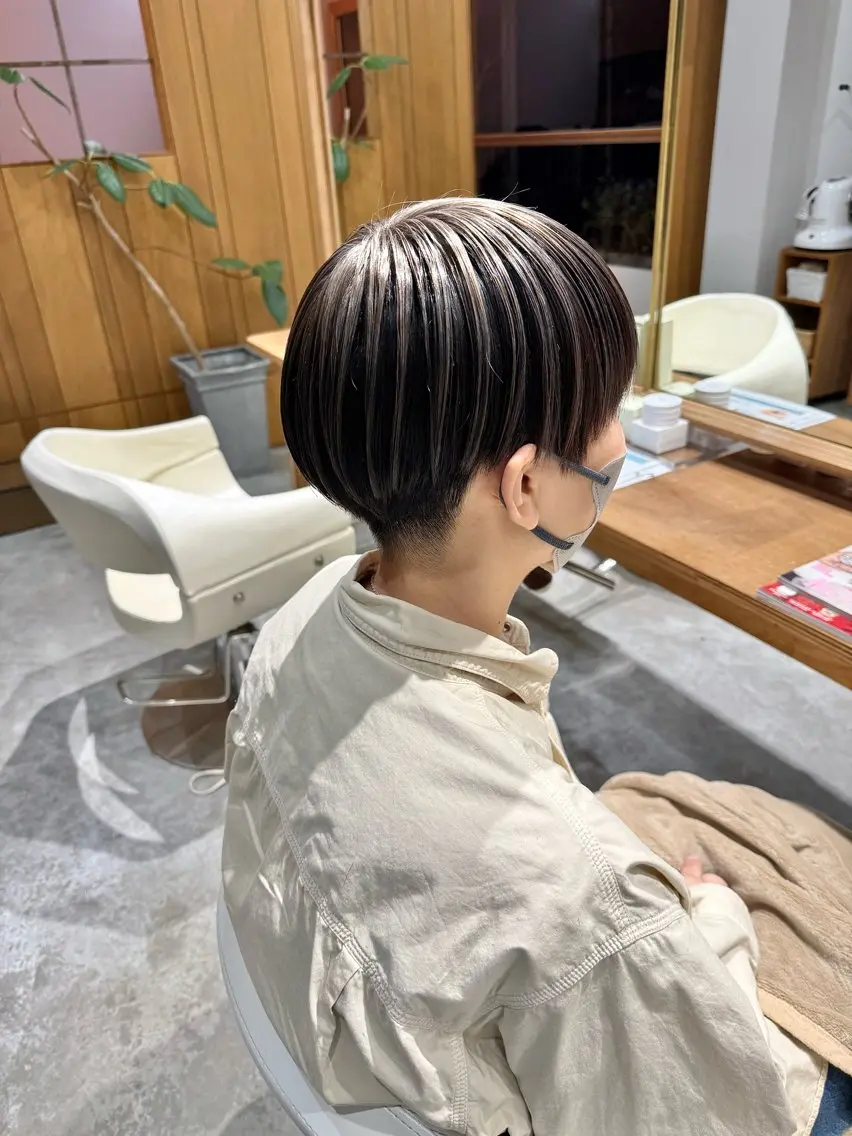 ショート カラー 黒髪 グレージュ カット ヘアカラー WATANABE MISAKIのヘアスタイル