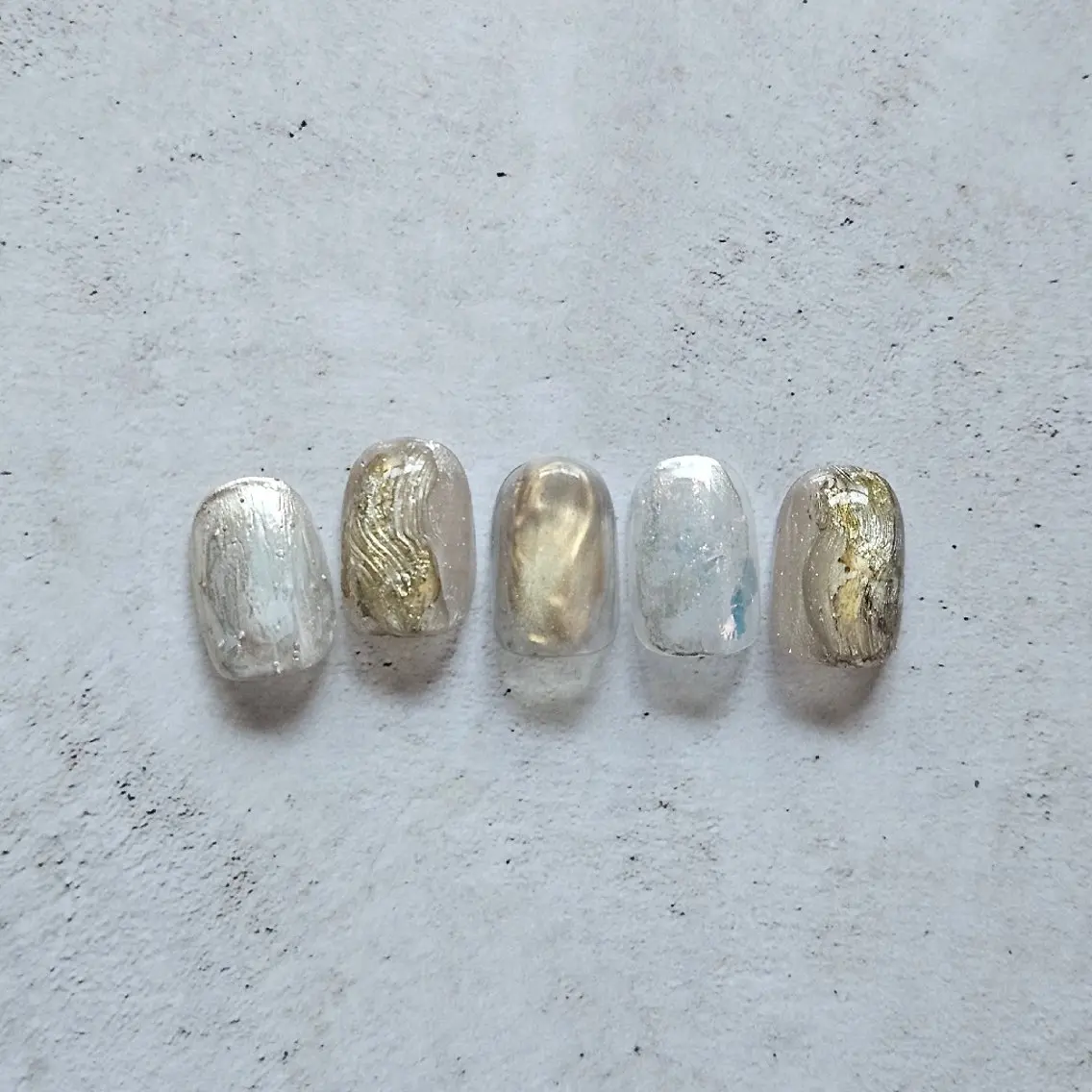 ネイル キラキラネイル マグネットネイル ニュアンスネイル 冬ネイル クリスマス ハンドネイル Nailsalon manoのネイルデザイン