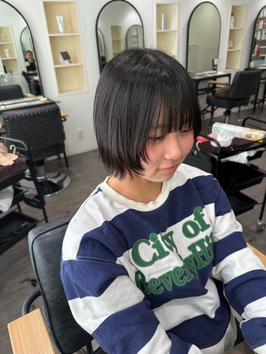 ミディアム カラー 切りっぱなしボブ ボブ 顔まわりレイヤー レイヤーカット カット トリートメント 艶髪レイヤー上田 紗也🇰🇷💗のヘアスタイル