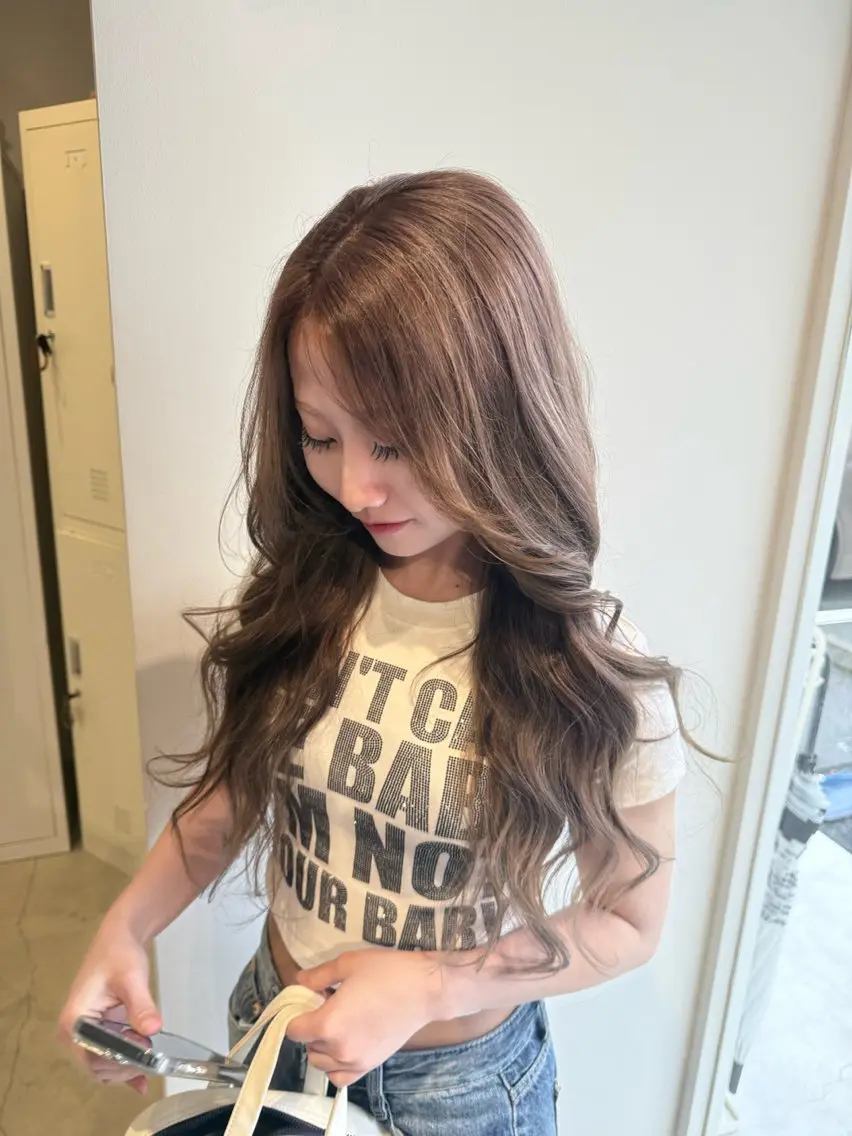 ロング ヘアカラー トリートメント 井手上 陽菜のヘアスタイル