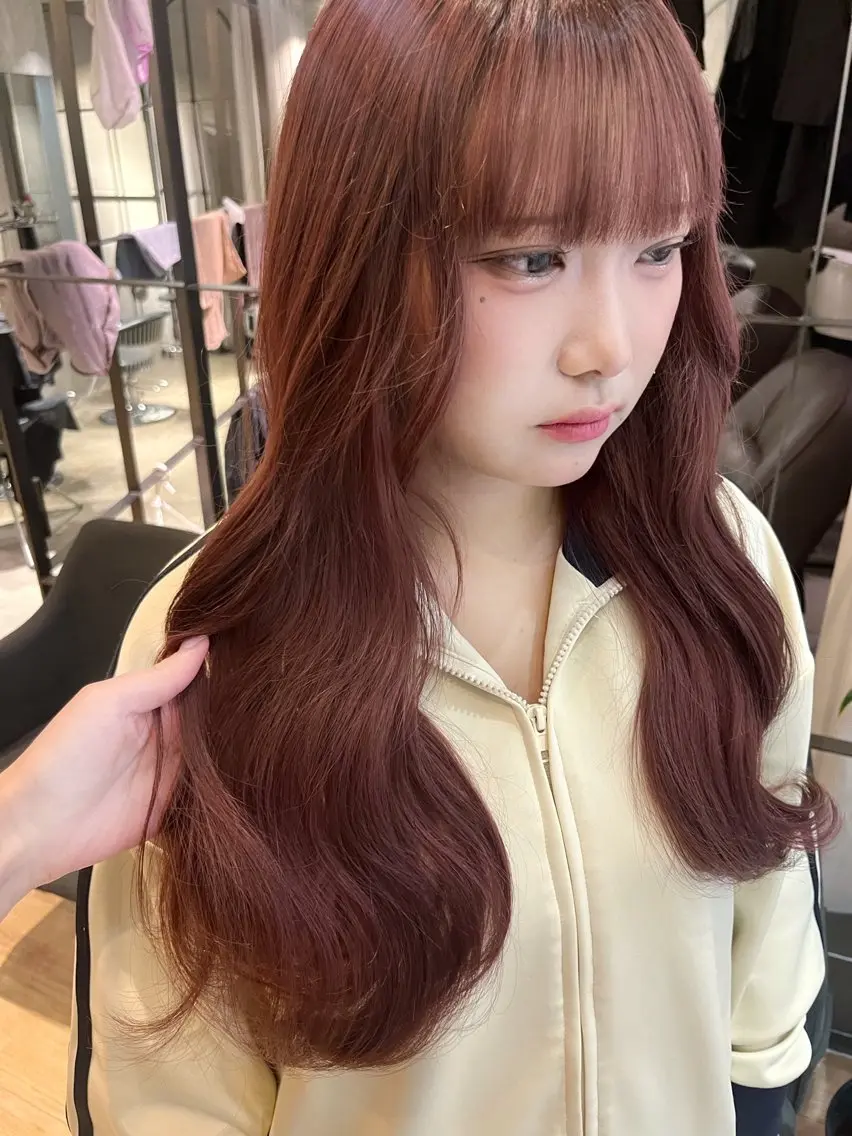 カラー hinaru ．のヘアスタイル