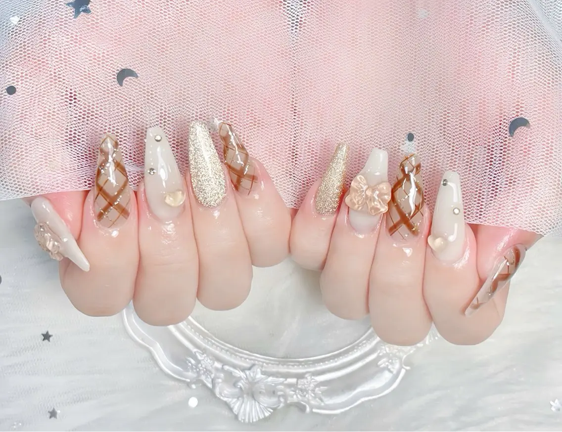 ネイル チークネイル 長さ出し フレンチネイル ジェルネイル グラデーション ハンドネイル THANHTHANH NAILのネイルデザイン