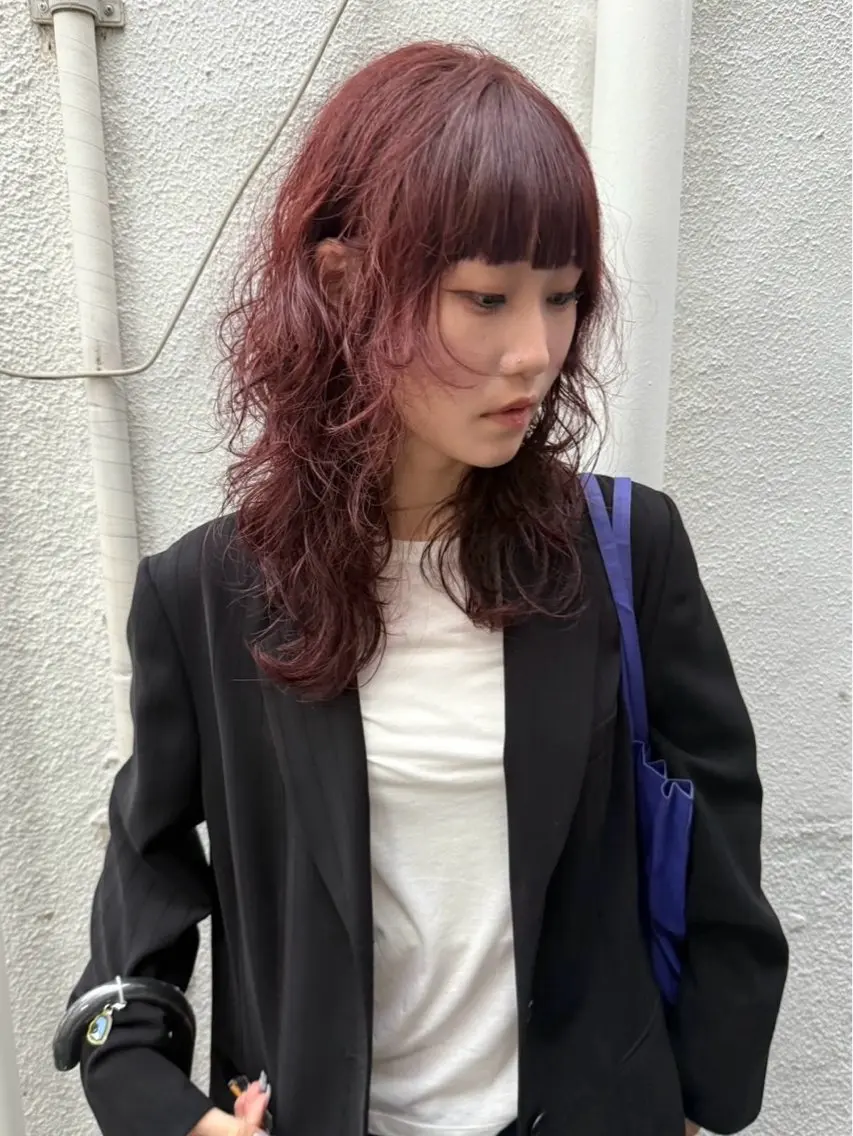 セミロング ラベンダーブラウン ハッシュカット かきあげバング レイヤーカット シャギー カット ヘアカラー レイヤーカット\ウル フ　chinatsuのヘアスタイル