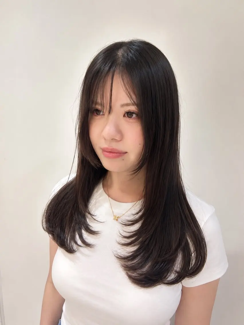 ロング ヘアアレンジ ロングレイヤー レイヤーカット ロング 小顔カット re view 日和のヘアスタイル