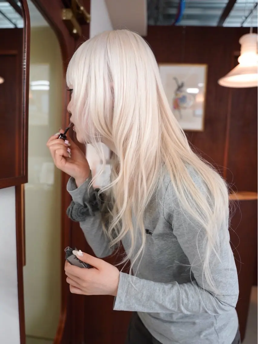 ロング カラー ロングレイヤー ブリーチ ブロンド ケアブリーチ 透明感カラー カット ヘアカラー トリートメント Kaito🐶 /デザイン/レイヤーのヘアスタイル