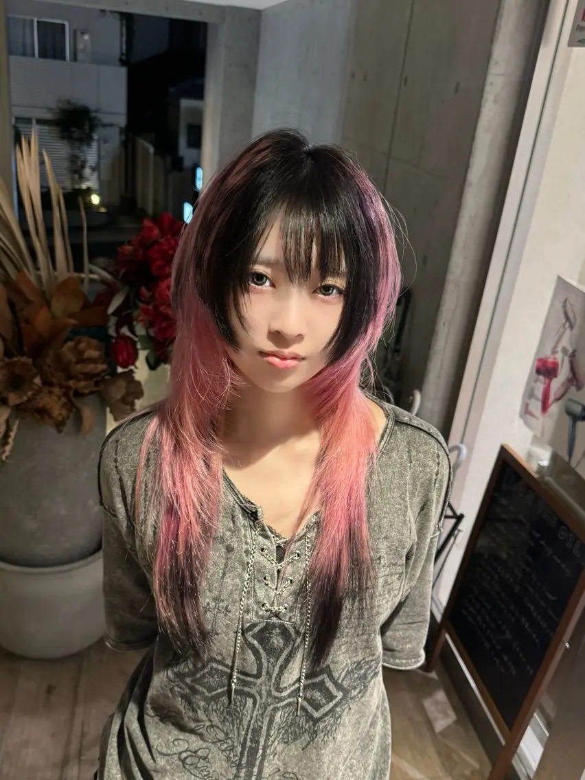 ロング カラー デザインカラー ハイトーンカラー ハッシュカット レイヤーカット ウルフカット カット ヘアカラー アニメ美容師/ウルフ ハッシュカット/僚汰のヘアスタイル