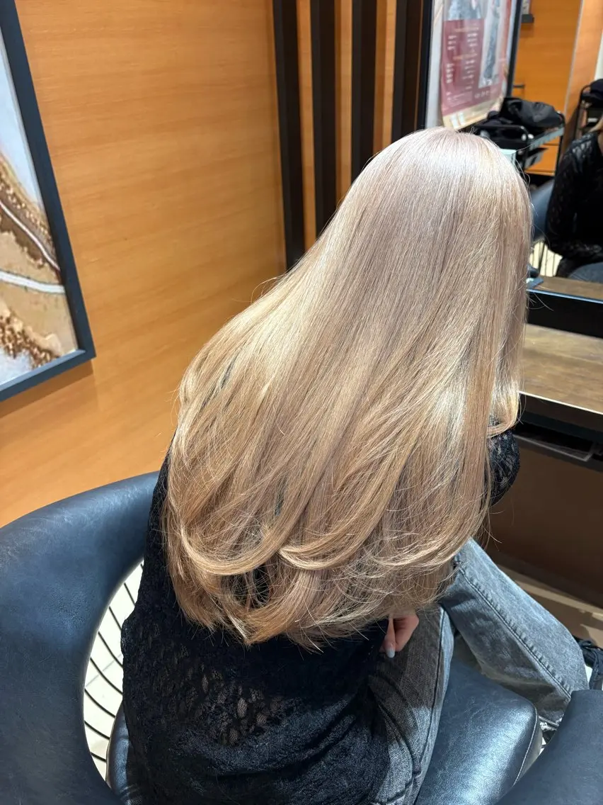 ロング カット ヘアカラー ヘアセット 韓国風🤍 イワサキ　リコ🍒のヘアスタイル