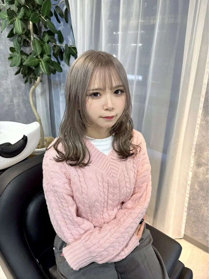 セミロング カラー ブリーチ ケアブリーチ ダブルカラー イヤリングカラー ハイトーンカラー 【.ico】心斎橋/ ウルフ/飛田ゆうきのヘアスタイル