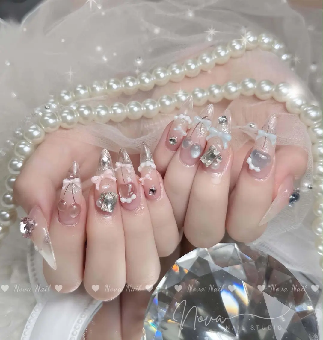 ネイル アートネイル ジェルネイル 韓国ネイル ニュアンスネイル ハンドネイル Luna Nail.Novaのネイルデザイン
