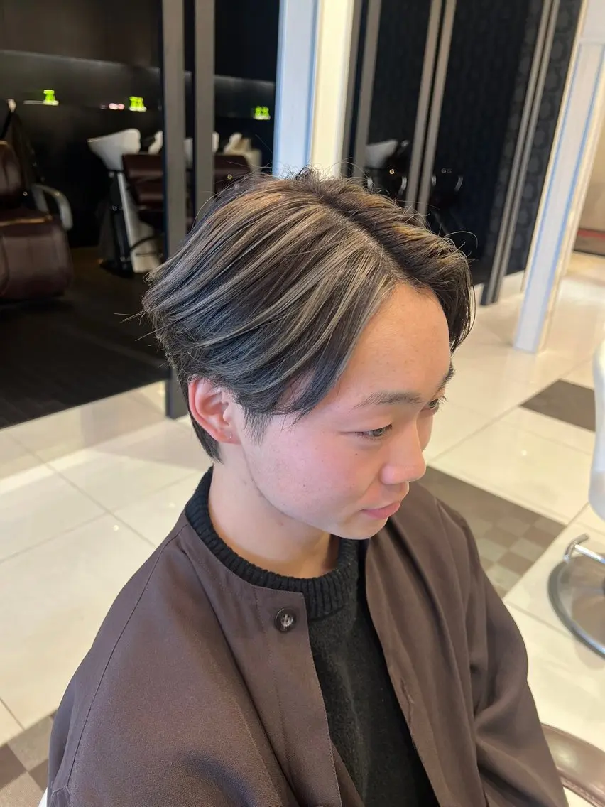 カラー メンズ メンズハイライト ハイライトカラー シルバー 野口 竜矢のヘアスタイル