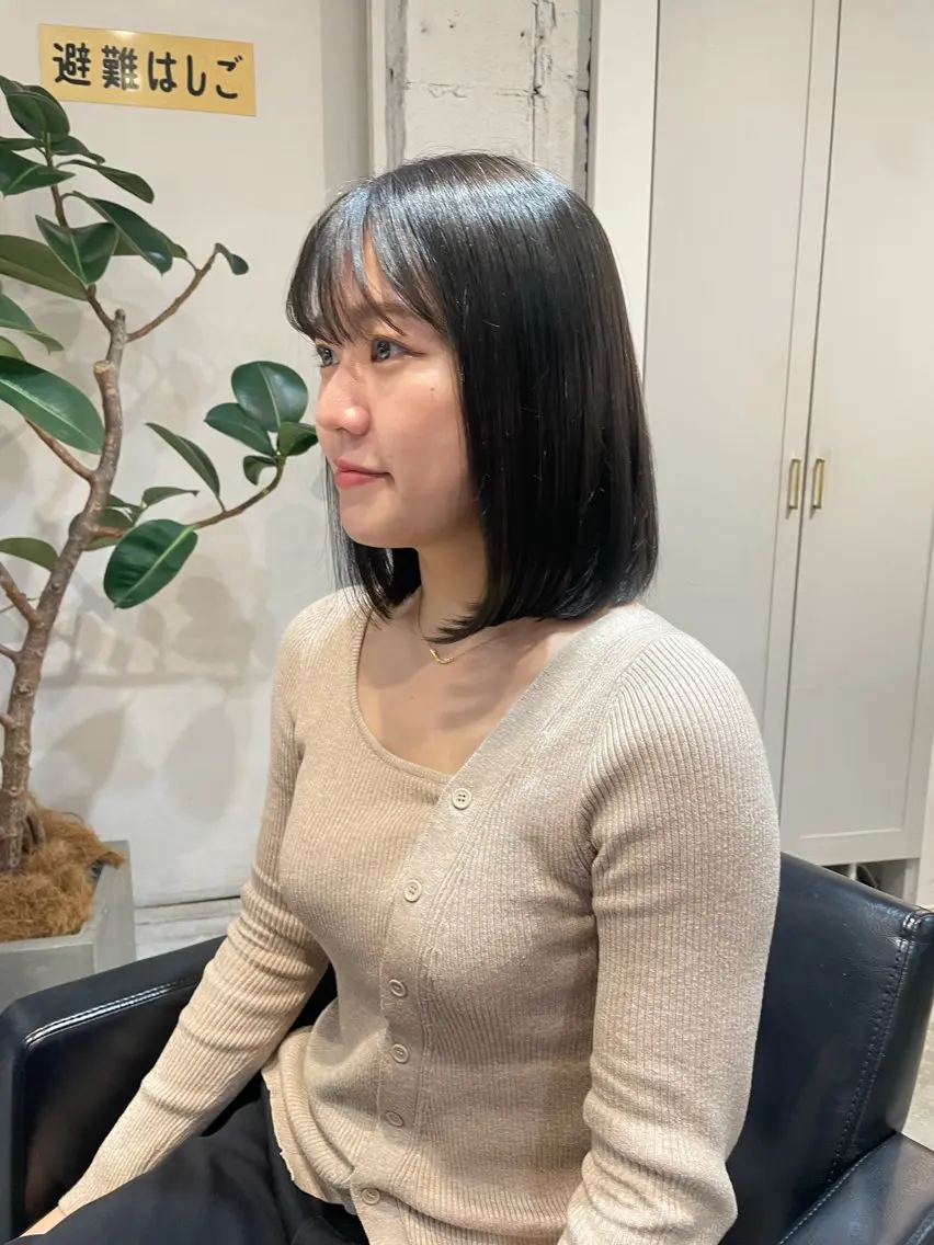 ミディアム カラー ボブ レイヤー♡ 石川優奈のヘアスタイル