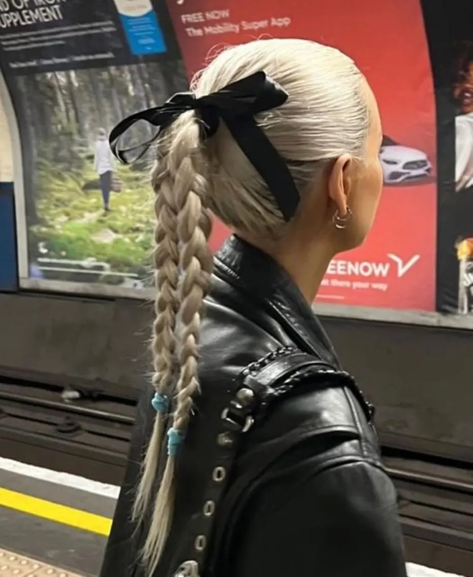 💐［ワンカラー＋仕上げにヘアアレンジ］の写真