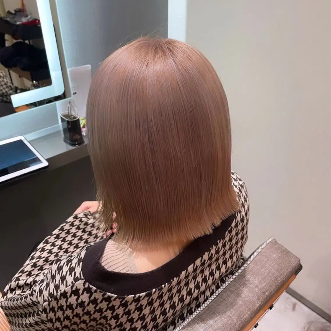 ショート カラー ヘアアレンジ ベージュカラー ブリーチ ハイトーンカラー ミルクティーベージュ カット ヘアカラー トリートメント 🇰🇷韓国スタイル レイヤー/ayanaのヘアスタイル