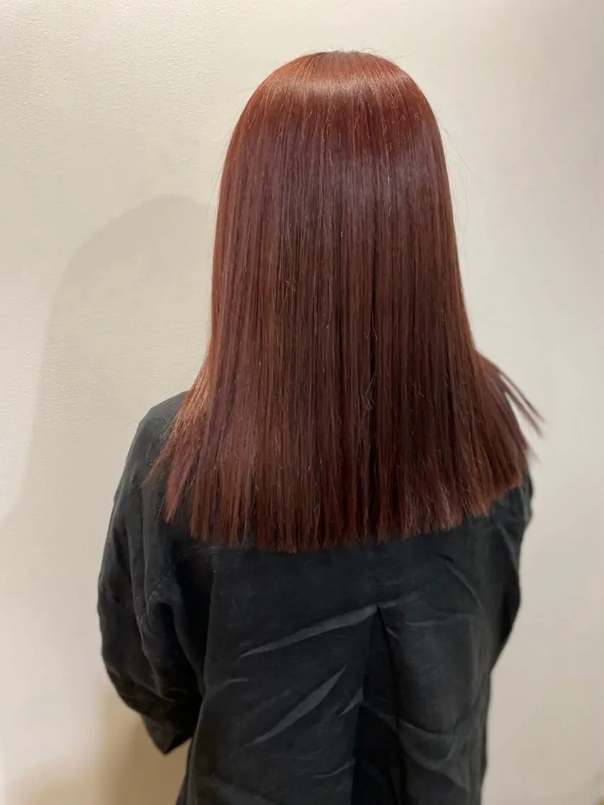 セミロング サカシタ アヤカのヘアスタイル