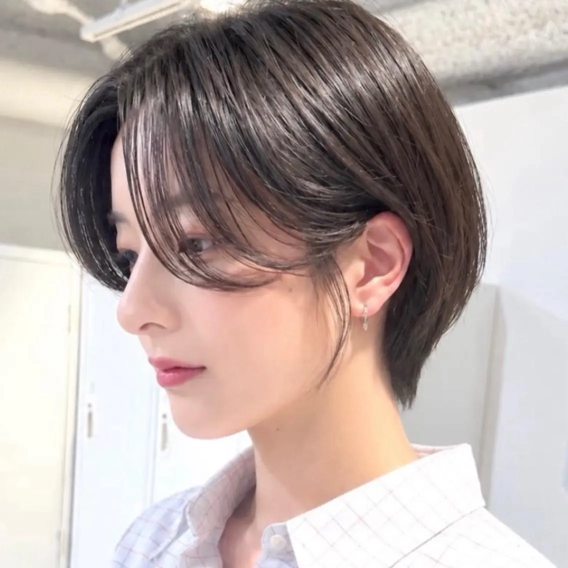 ショート カラー ハンサムショート アッシュ 黒髪 透明感カラー ダークアッシュ カット ヘアカラー 骨格診断で絶対可愛い ✨丸みショート✨凌弥のヘアスタイル