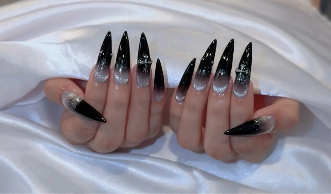 ネイル チークネイル 長さ出し フラッシュネイル フレンチネイル グラデーション ハンドネイル Lenie Nail Salonのネイルデザイン