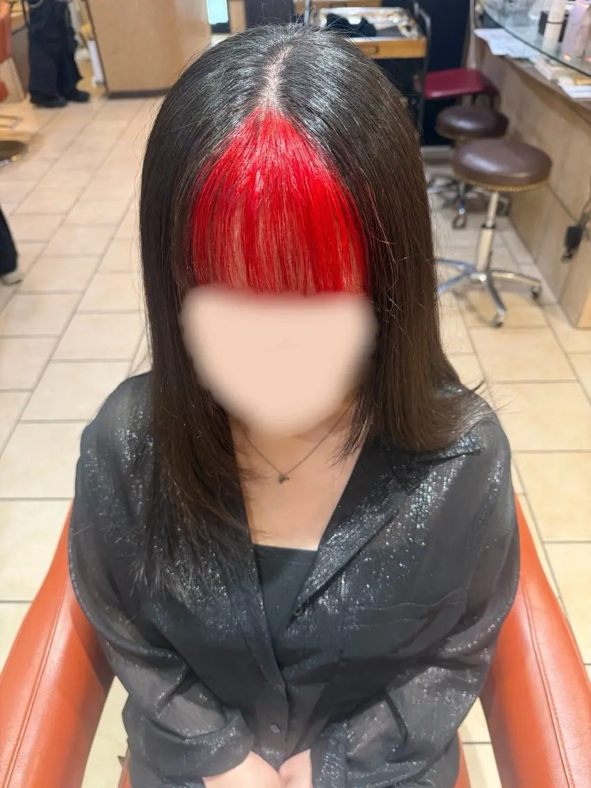 ロング カラー ブリーチ デザインカラー ヘアカラー 井上 琉菜のヘアスタイル