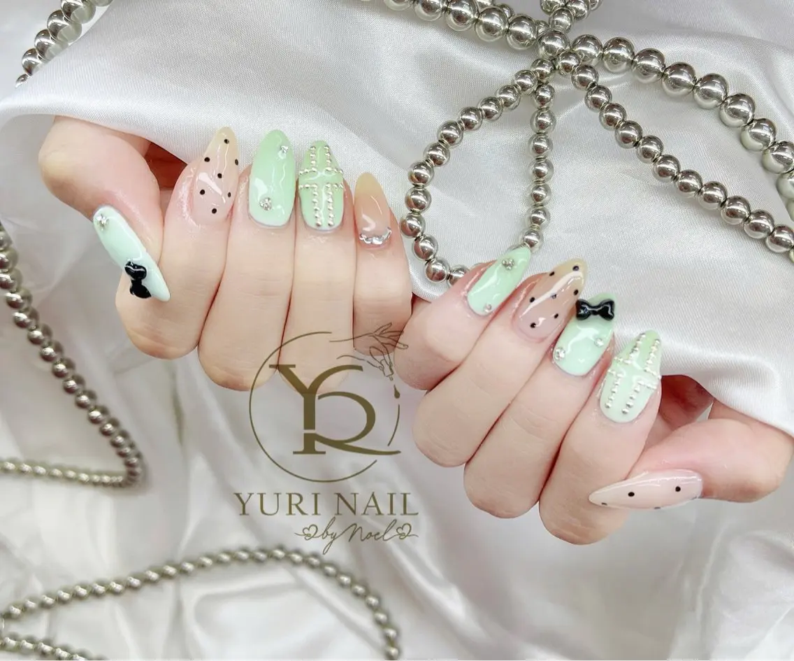 ネイル チークネイル フットネイル フレンチネイル グラデーション キラキラネイル ハンドネイル フットネイル ハンドケア YURI Nail Funabashiのネイルデザイン