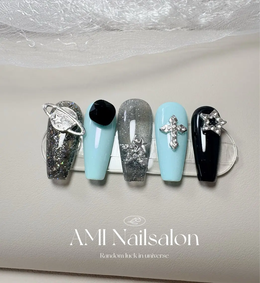 ロング ハンドネイル AMI Nailsalonのネイルデザイン