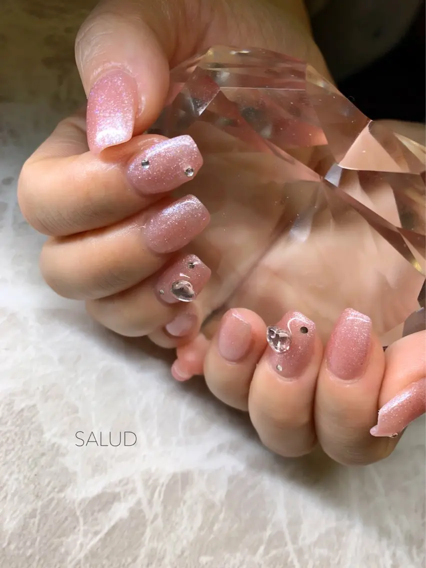 ネイル ストーンネイル ハンドネイル Nail Salon SALUDのネイルデザイン