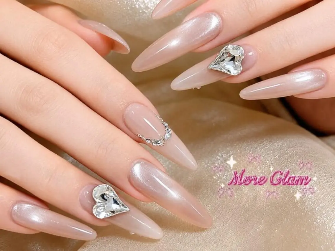 ネイル 長さ出し フットネイル フレンチネイル ジェルネイル ガラスフレンチ MoreGlam Nailsのネイルデザイン