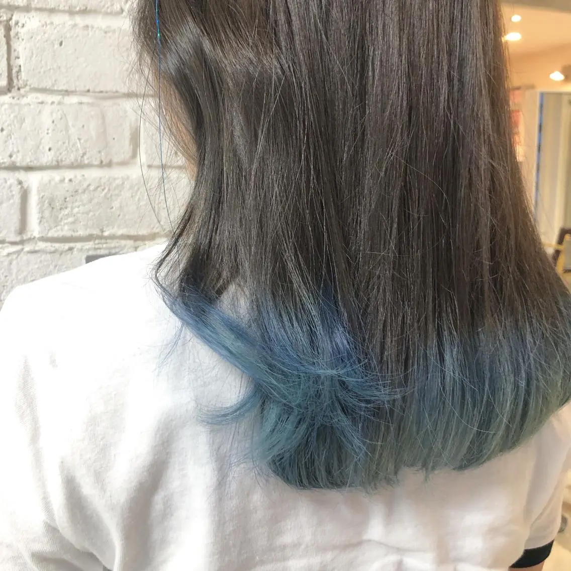 セミロング カラー ORIKA 美容室のヘアスタイル