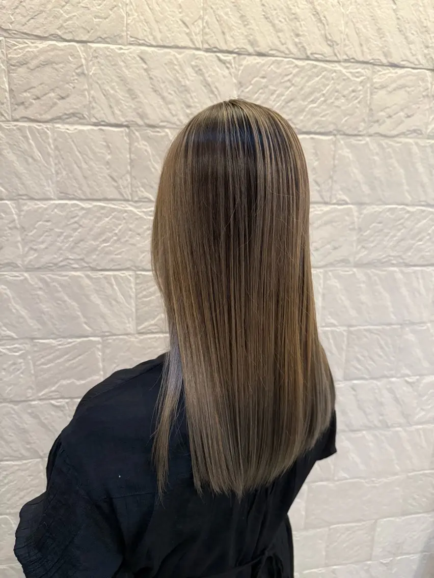 ロング カラー カット ヘアカラー 有澤 茉唯のマツエク・マツパデザイン