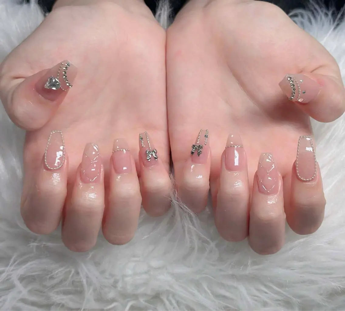 ネイル オーロラネイル フレンチネイル ジェルネイル ハロウィン キラキラネイル ハンドネイル H.baby Nail Salonのネイルデザイン