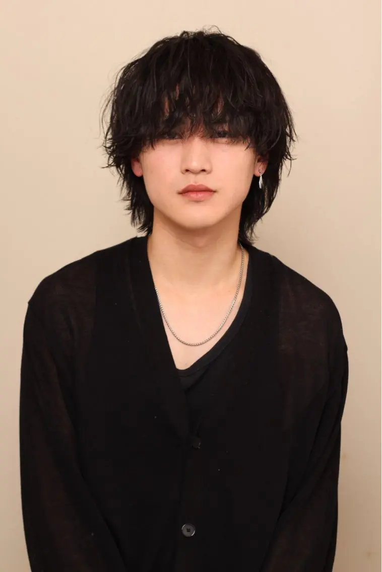 ミディアム パーマ メンズ メンズウルフカット ウルフカット 樽川翔/フェザーパー マ/シャドウパーマのヘアスタイル