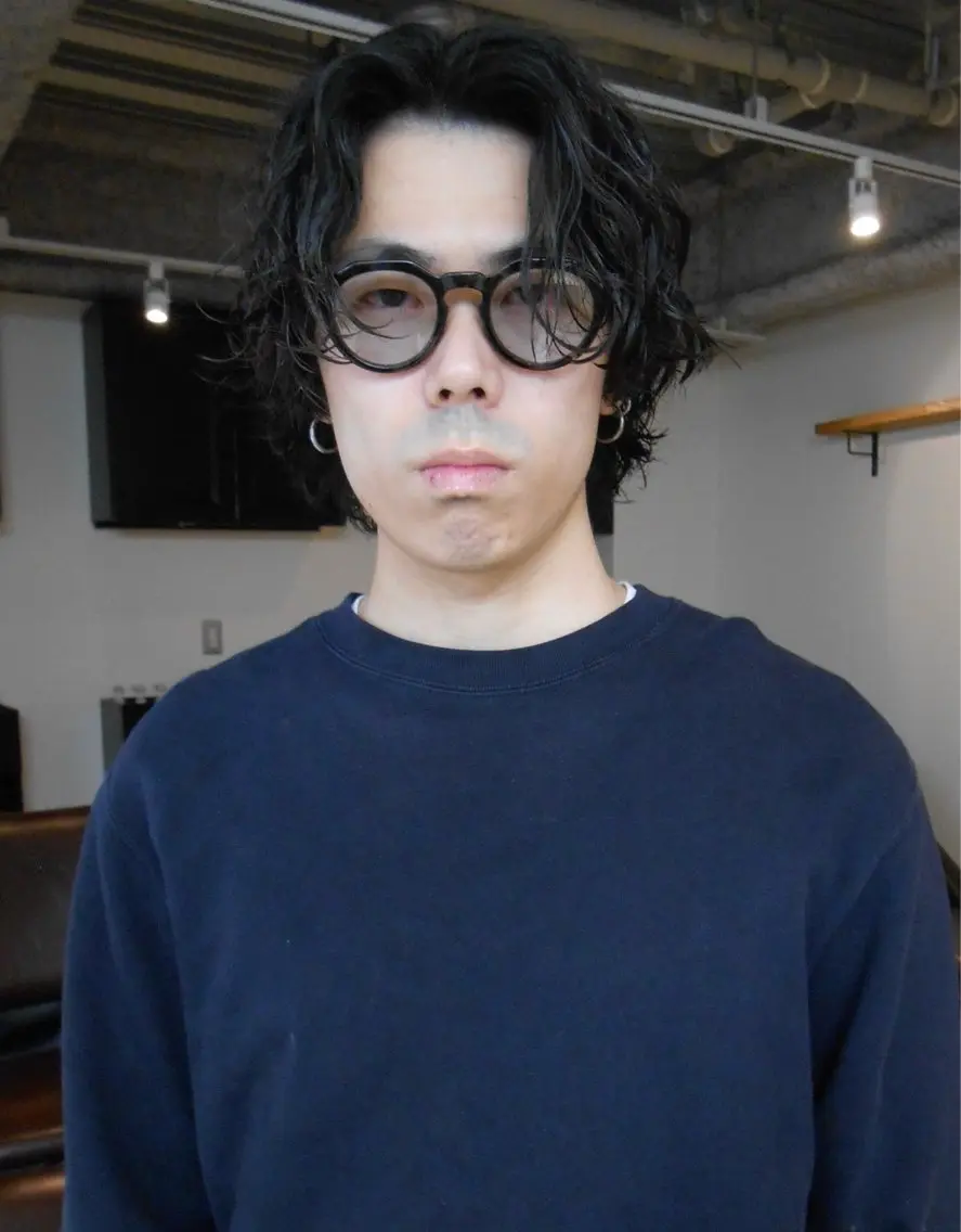 ミディアム パーマ メンズ グランジヘア 無造作ヘアHYUGAのヘアスタイル