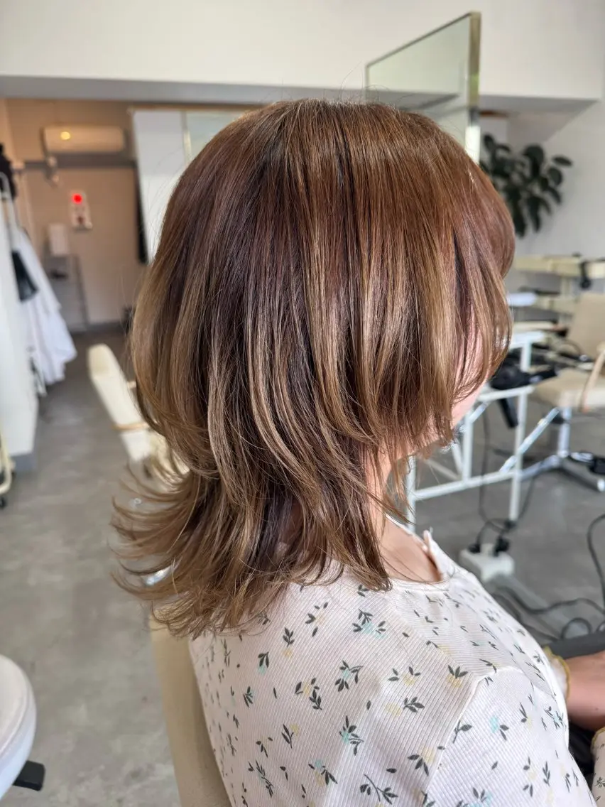 ミディアム レイヤーカット ウルフカット 月館 怜奈のヘアスタイル