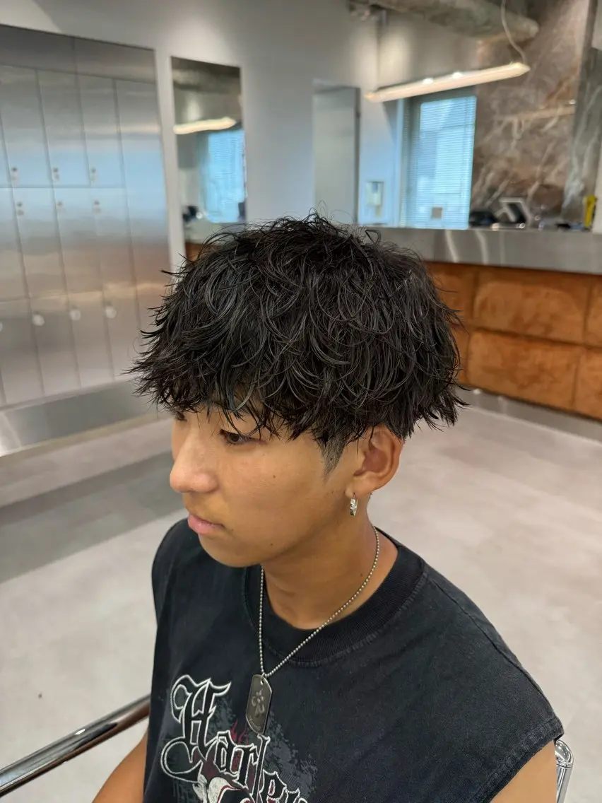 ショート パーマ メンズ 波巻きスパイラルパー マ/シャドウパーマ駿のヘアスタイル