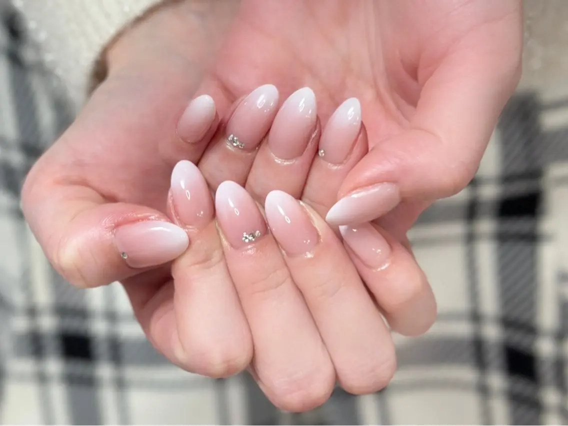 ネイル アートネイル オーロラネイル チークネイル フレンチネイル ガラスフレンチ ハンドネイル 🎀YooLi Nail salonのネイルデザイン