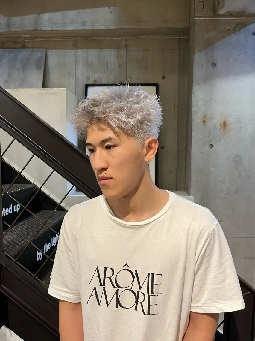 カラー メンズ スパイキーショート 三野 隼澄のヘアスタイル