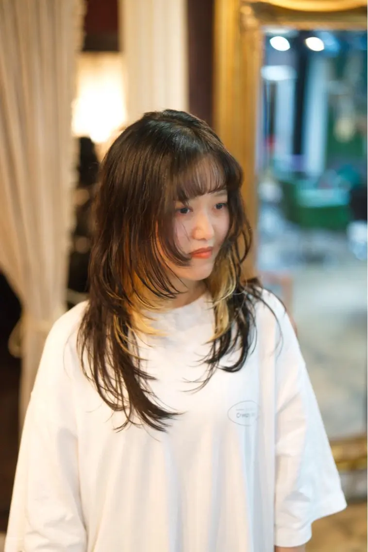 ロング カラー 顔周りカット カット ヘアカラー トリートメント 安藤悠里/ハイトーン /デザインカラーのヘアスタイル