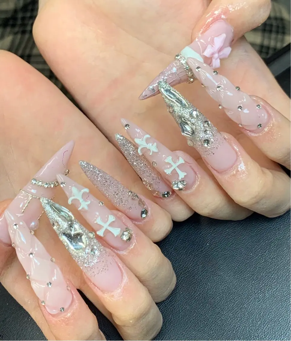 ネイル アートネイル ジェルネイル キラキラネイル 韓国ネイル ラメ(グリッター) Iconic Nailのネイルデザイン