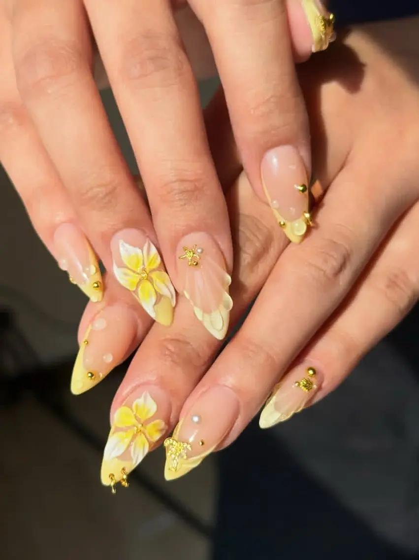 ネイル アートネイル フレンチネイル ジェルネイル キラキラネイル 韓国ネイル ハンドネイル ICE Nailsのネイルデザイン