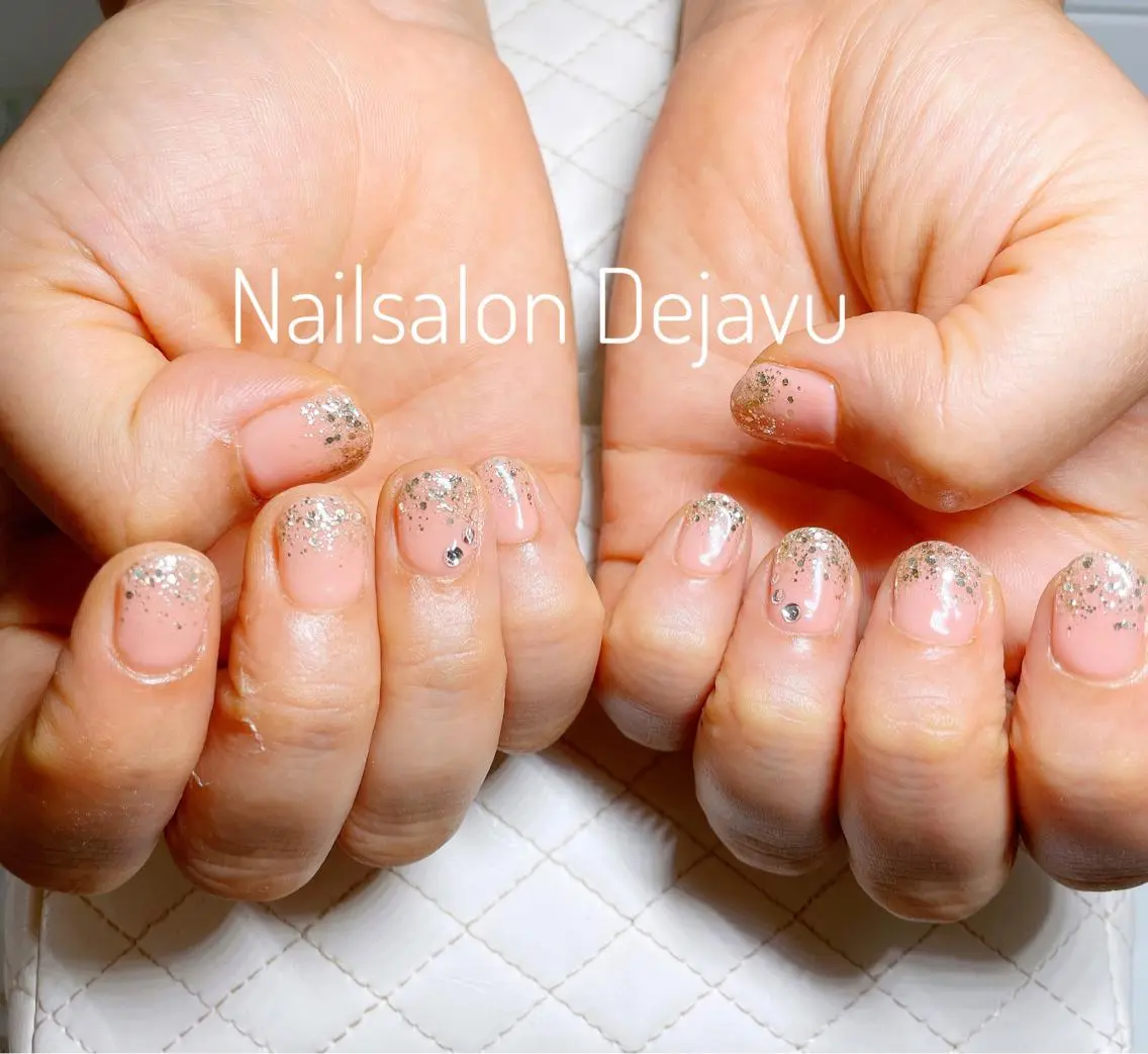 ネイル アートネイル ジェルネイル ラメ(グリッター) ワンカラーネイル ショートネイル ハンドネイル Nail salon Dejavu 🌿のネイルデザイン