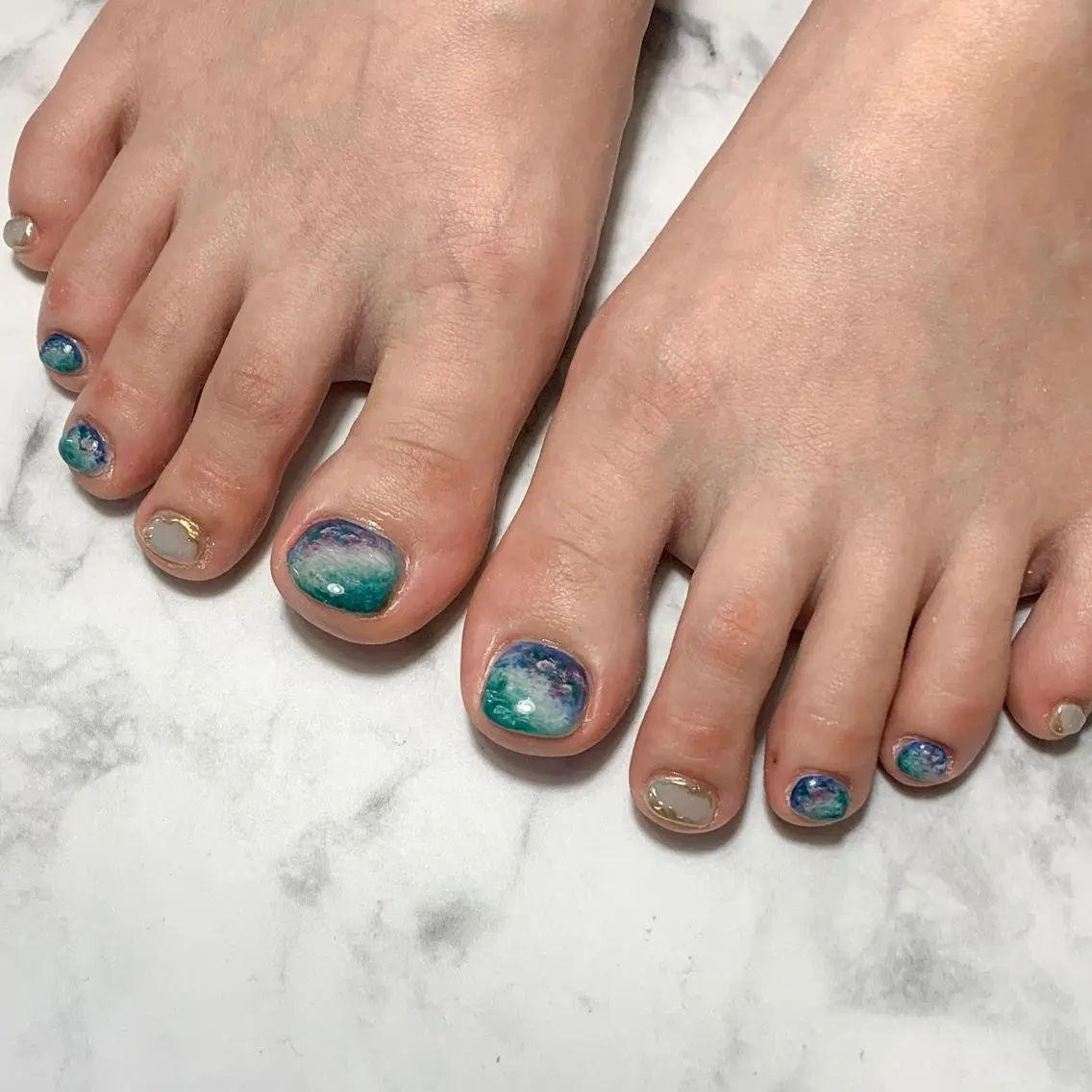 ネイル フットネイル FIORITURA aiのネイルデザイン