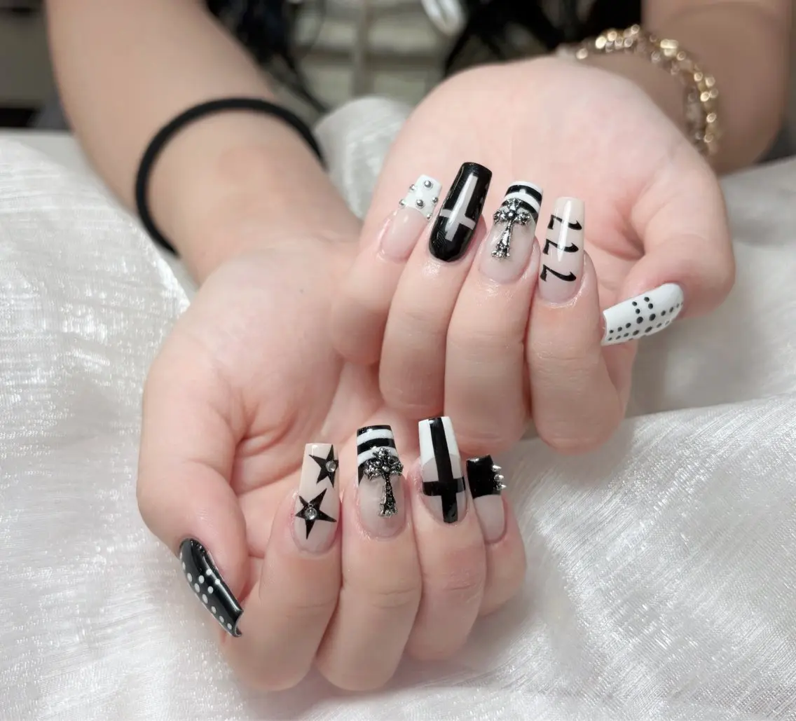 ネイル 成人式 フラッシュネイル フレンチネイル ジェルネイル グラデーション ハンドネイル 😍Yumi❤️ 💅Nail💅のネイルデザイン