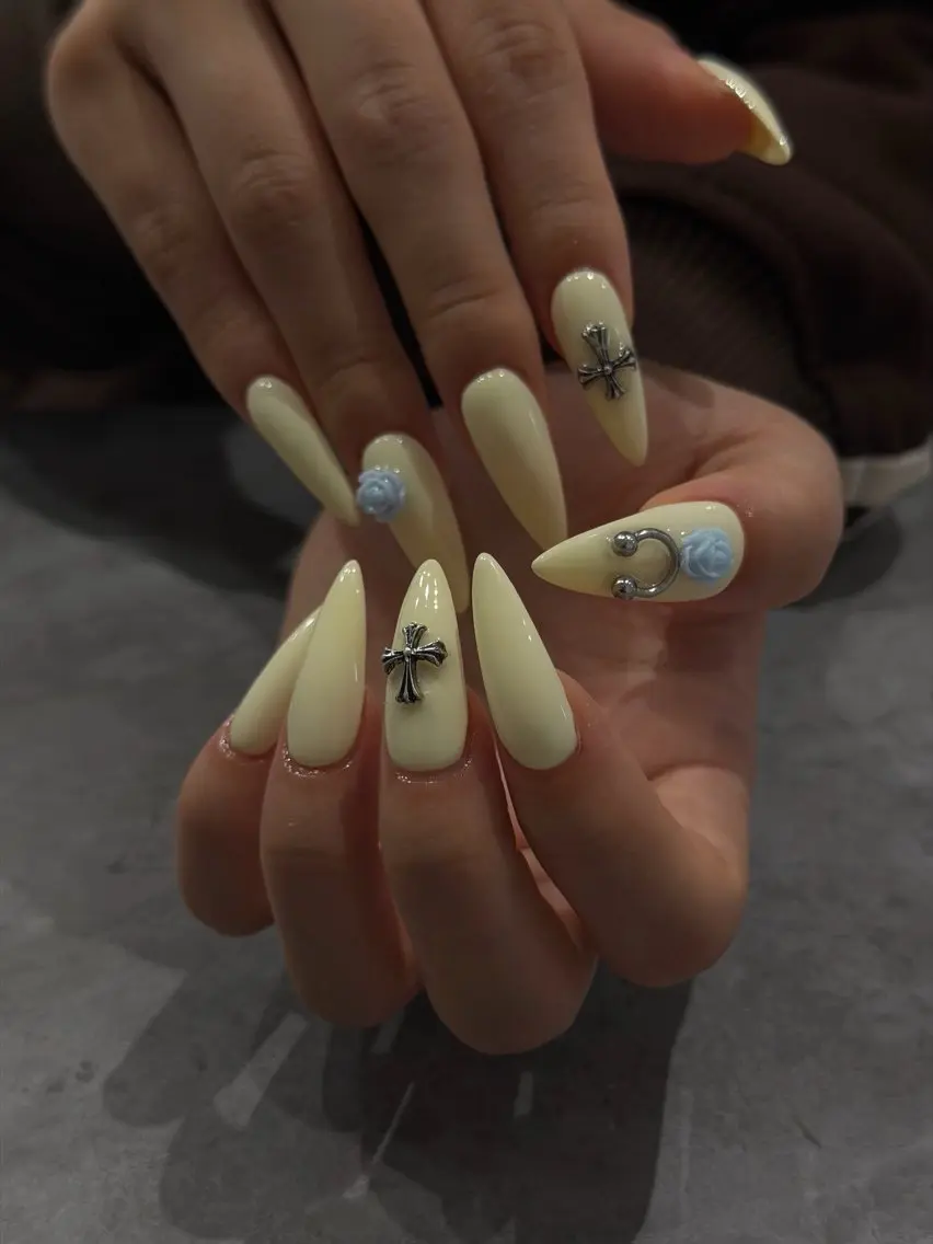 ネイル ハンドネイル IROHA NAIL Kurumi🪽🫧のネイルデザイン